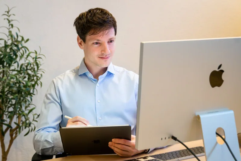 Adviesgesprek over AI-implementatie bij Yieldz